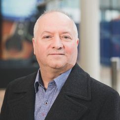 Headshot for Frank Lyons